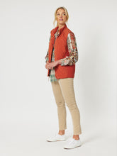 Load image into Gallery viewer, Brighton Puffer Vest Maple