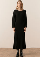 Load image into Gallery viewer, Gizelle Pleated Maxi Dress Black