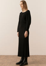 Load image into Gallery viewer, Gizelle Pleated Maxi Dress Black