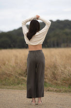 Load image into Gallery viewer, Ivy Linen Crop Pants - Khaki